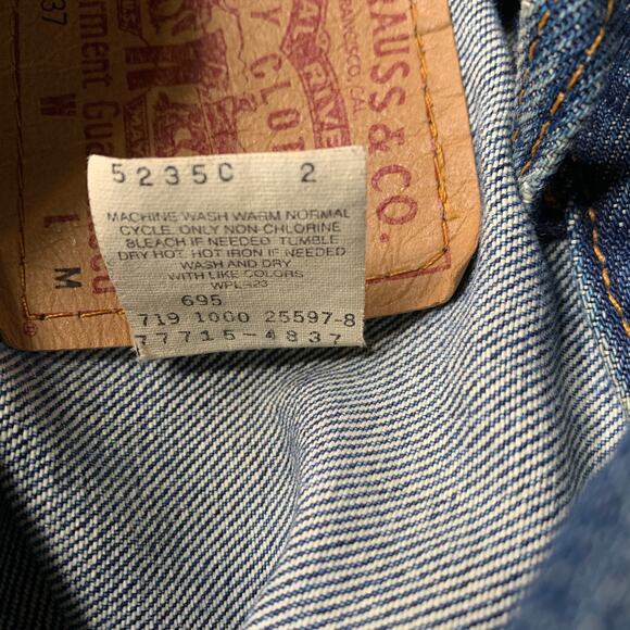 Vintage Levi's Women's Trucker Jacket Blue Denim Button Y2K Jean Size Medium USA - Picture 10 of 10